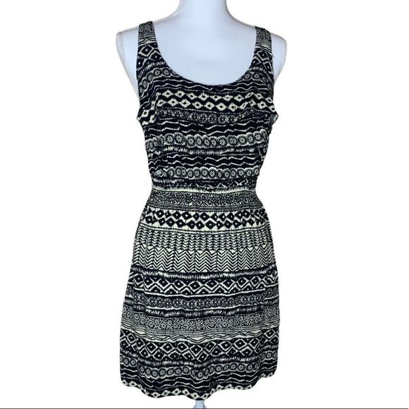 Xhilaration Dresses & Skirts - Xhiliration size medium ruffle top dress